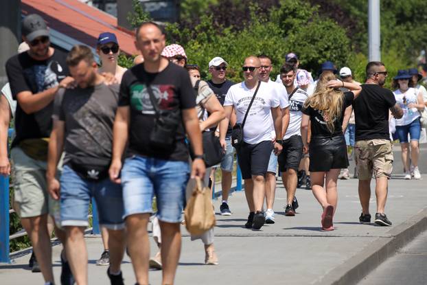 Zagreb: Obožavatelji idu prema fan zoni na Bundeku