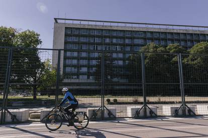 FOTO Kraj jedne ere: Čuveni Hotel Jugoslavija broji zadnje dane. Preživjet će samo luster