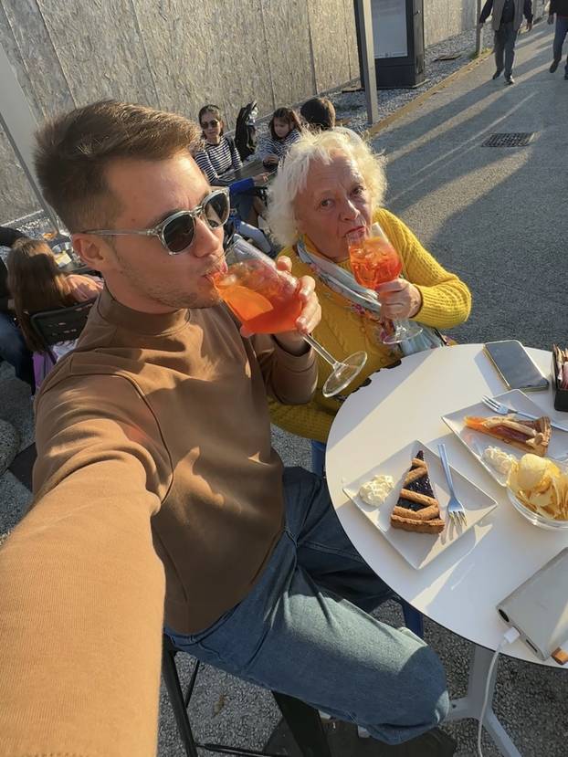 FOTO Baka i unuk iz Hrvatske proputovali više od 20 zemalja: Pogledajte sve njihove avanture