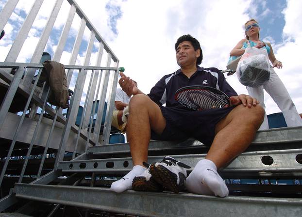 25.11.2020. Umro je veliki Diego Armando Maradona