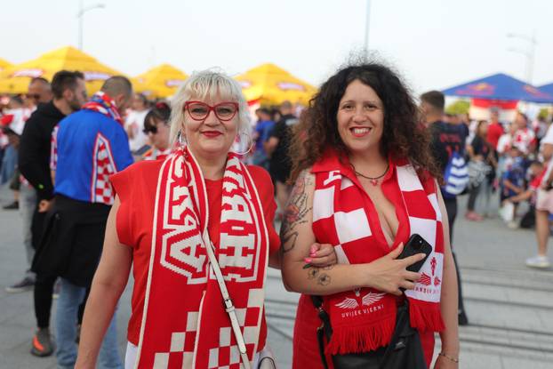 Osijek: Atmosfera prije početka utakmice Hrvatska - Češka