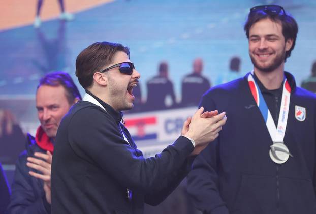 Zagreb: Hrvatska rukometna reprezentacija stigla na svečani doček na Trgu bana Josipa Jelačića