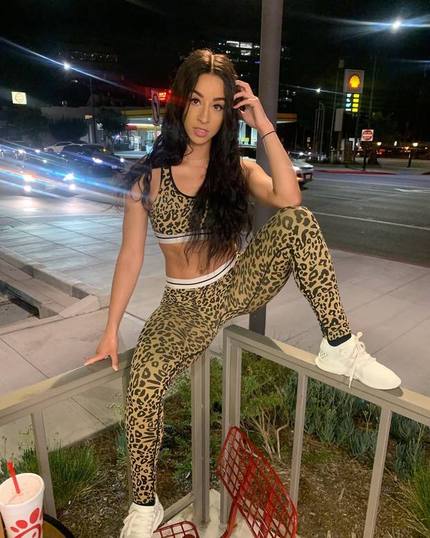 FOTO 'Bila sam pornoglumica, a sada sam kućanica nogometašu'