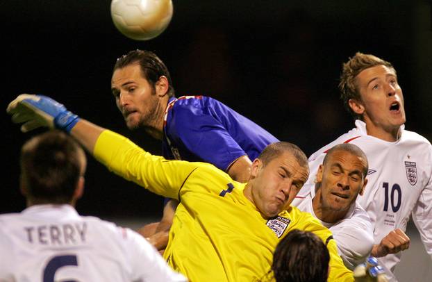 ARHIVA - 2006. Zagreb: Vatreni i "maksimirska krtica" srušili su Englesku 