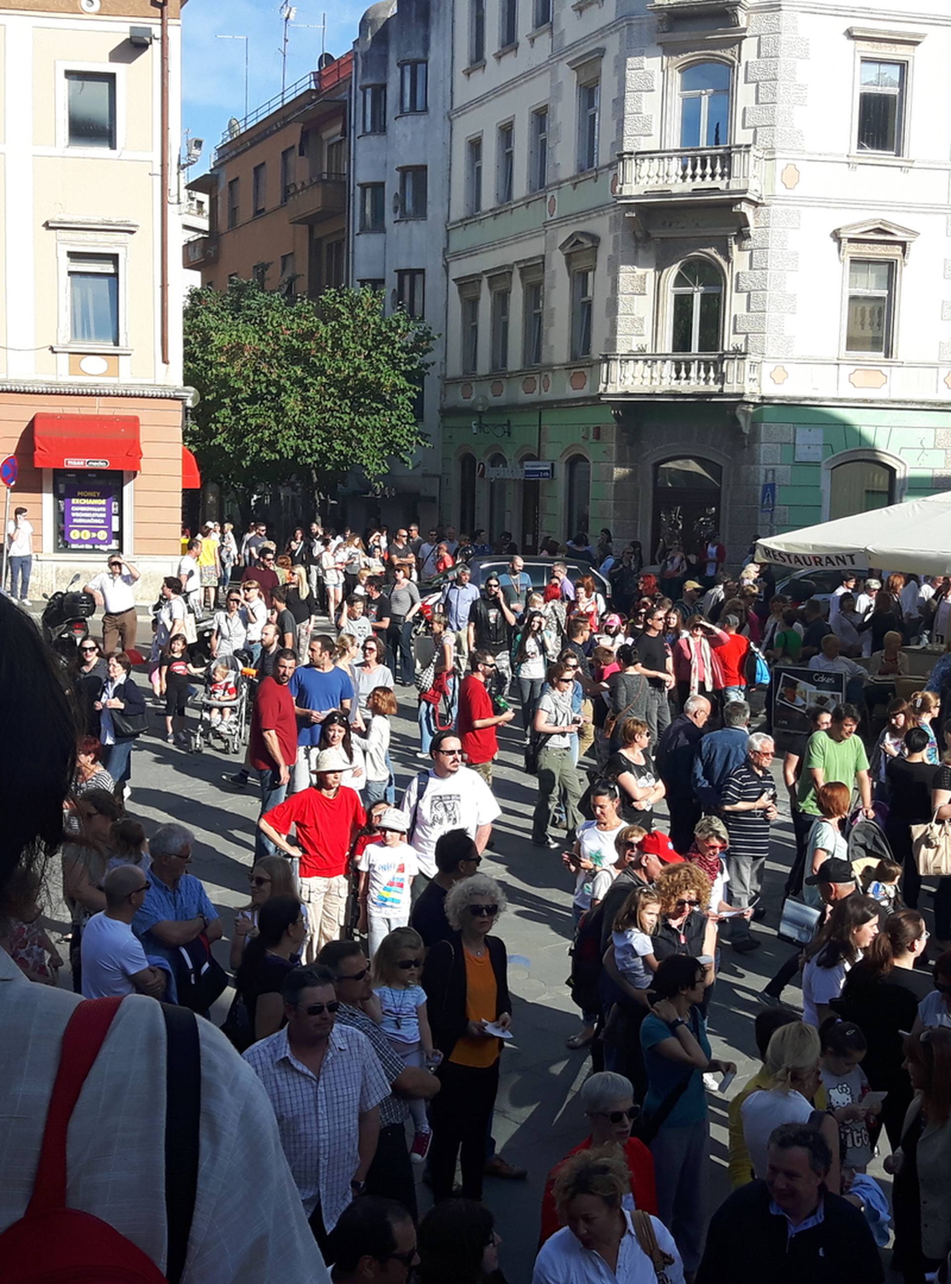 Piero na prosvjedu u Splitu: 'Morate najbolje, zbog nas'