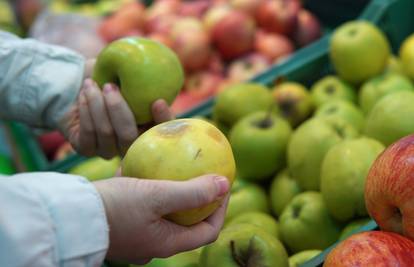 Hrvatska: Prodavali jabuke iz uvoza pod domaće, u njima su našli tvari zabranjene od 2014.!
