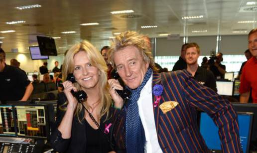 Penny Lancaster: Moj dragi  Stewart 'satire' me u krevetu