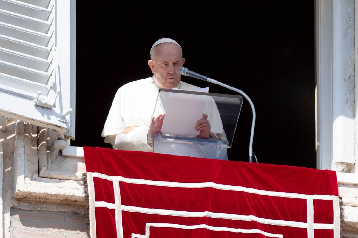Papa Franjo tvrdi: Povećana potrošnja na obranu je ludilo