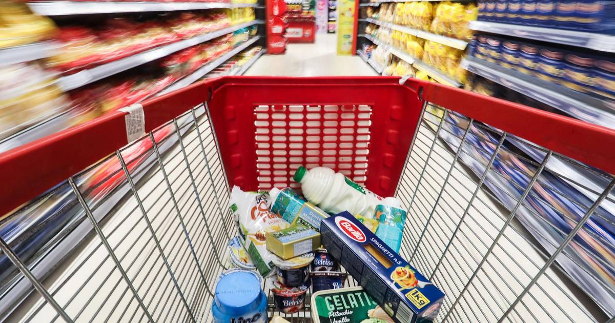 In November, Croatia’s inflation rate decreased to 4.7 percent, impacting the cost of food, drinks, and tobacco.