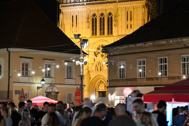 Zagreb: PLACe market na tržnici Dolac posjetili brojni Zagrepčani