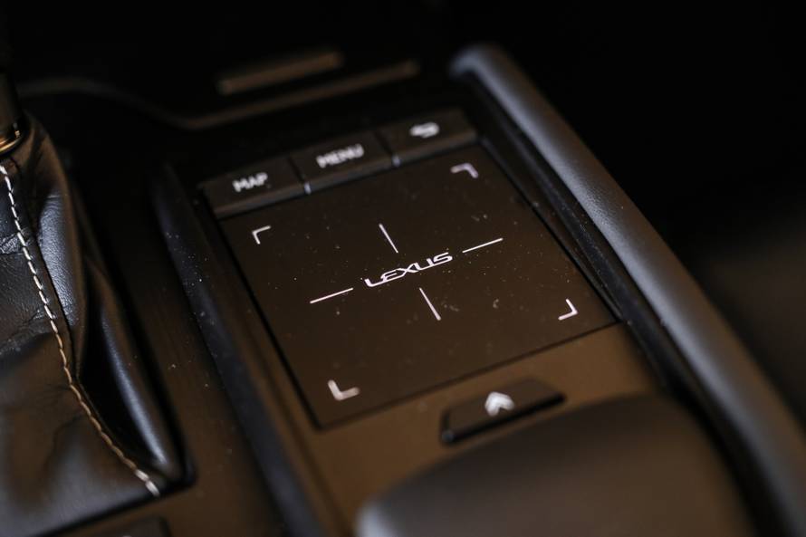 Lexus ES je drugačije, japansko shvaćanje premium limuzine