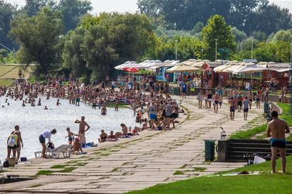 Osječka Copacabana prepuna posjetitelja željnih osvježenja od vrućine