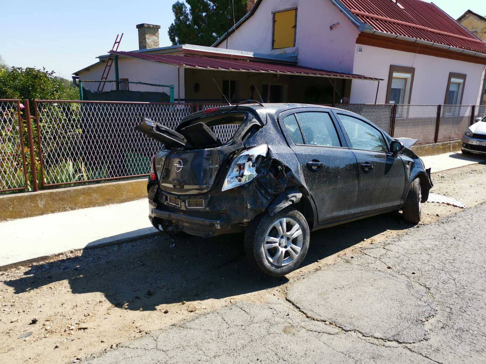 Mladić (18) pijan pokupio dva auta  pa se zabili u kuću: 'Sve se streslo, mislili smo da je potres'