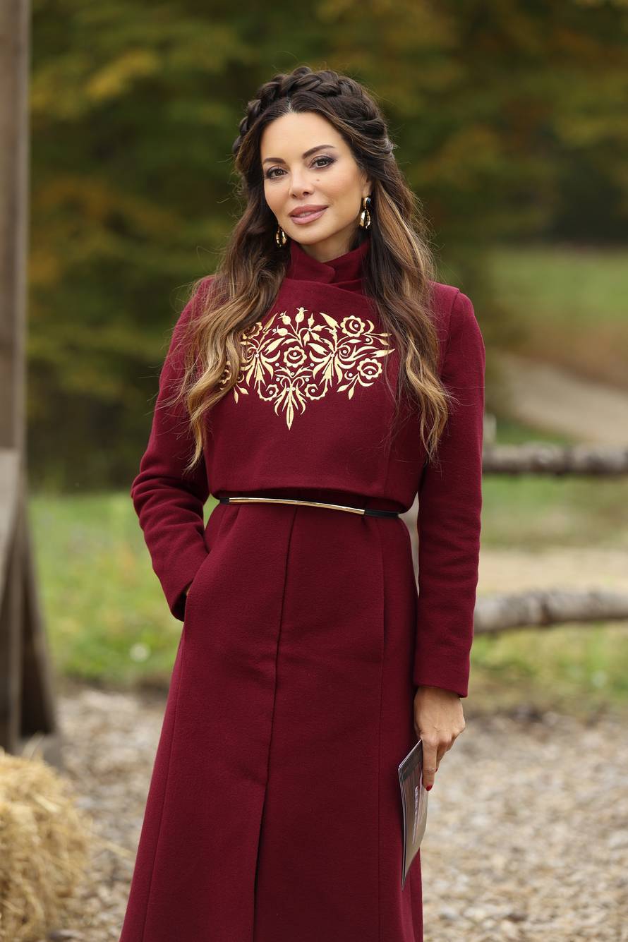 Nikolina Pišek pokazala liniju u minijaturnom bikiniju: Savršena