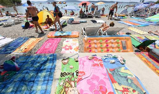 Rezervirate li ručnicima najbolja mjesta u hladu na plažama?