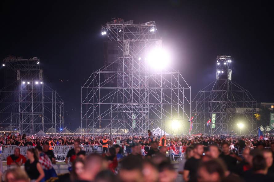 Obožavatelji na velikom koncertu Marka Perkovića Thompsona u Sinju