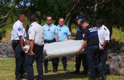 Zakrilce pripada Boeingu 777, kod Reuniona pronašli i vrata