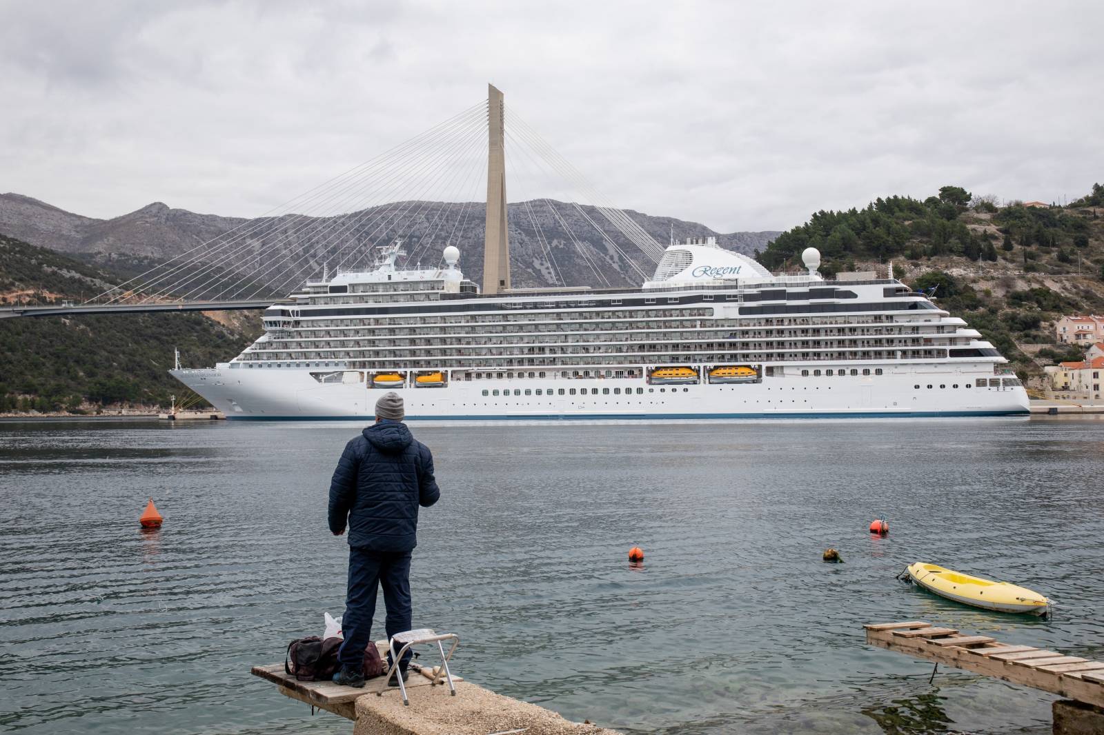 Dubrovnik: Kruzer "Seven Seas Splendor" na svom prvom putovanju uplovio u grušku luku