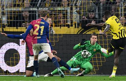 VIDEO Guirassy zabio hattrick za Borussiju, no nije bilo dovoljno. Evo kako je Barca prošla dalje