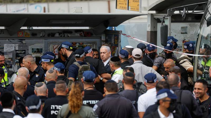 FOTO Ovo je mjesto stravičnog napada u Jeruzalemu. Napadači ubili 6 ljudi. Stigao Netanyahu