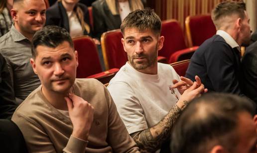 FOTO Nekoliko sati nakon potresa na Poljudu, Livaja i suigra&ccaron;i snimljeni u izlasku