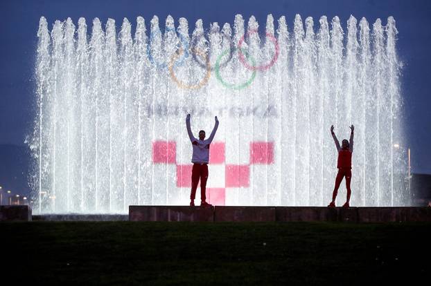 Zagreb: Osvjetljenim fontanama obilježeno sto dana do Olimpijskih igara u Tokiju
