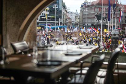 Zagreb: Vjerska procesija "Antunovski hod za mlade" stigla do Trga bana Josipa Jelačića