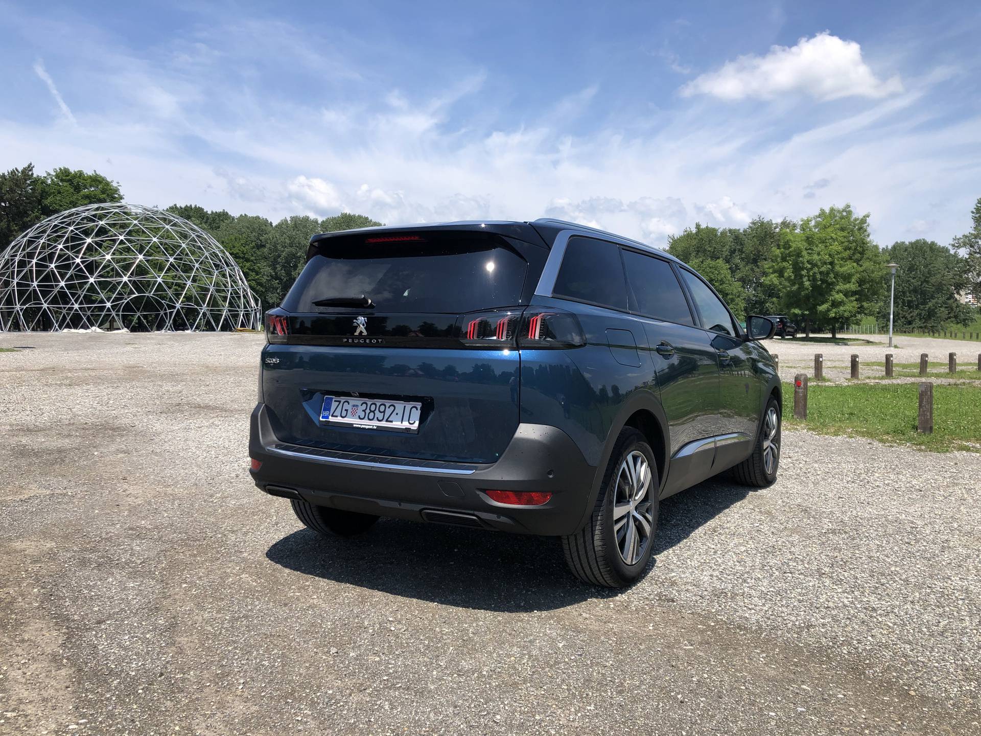 Peugeot 5008, atraktivan i dobar SUV idealan za putovanja