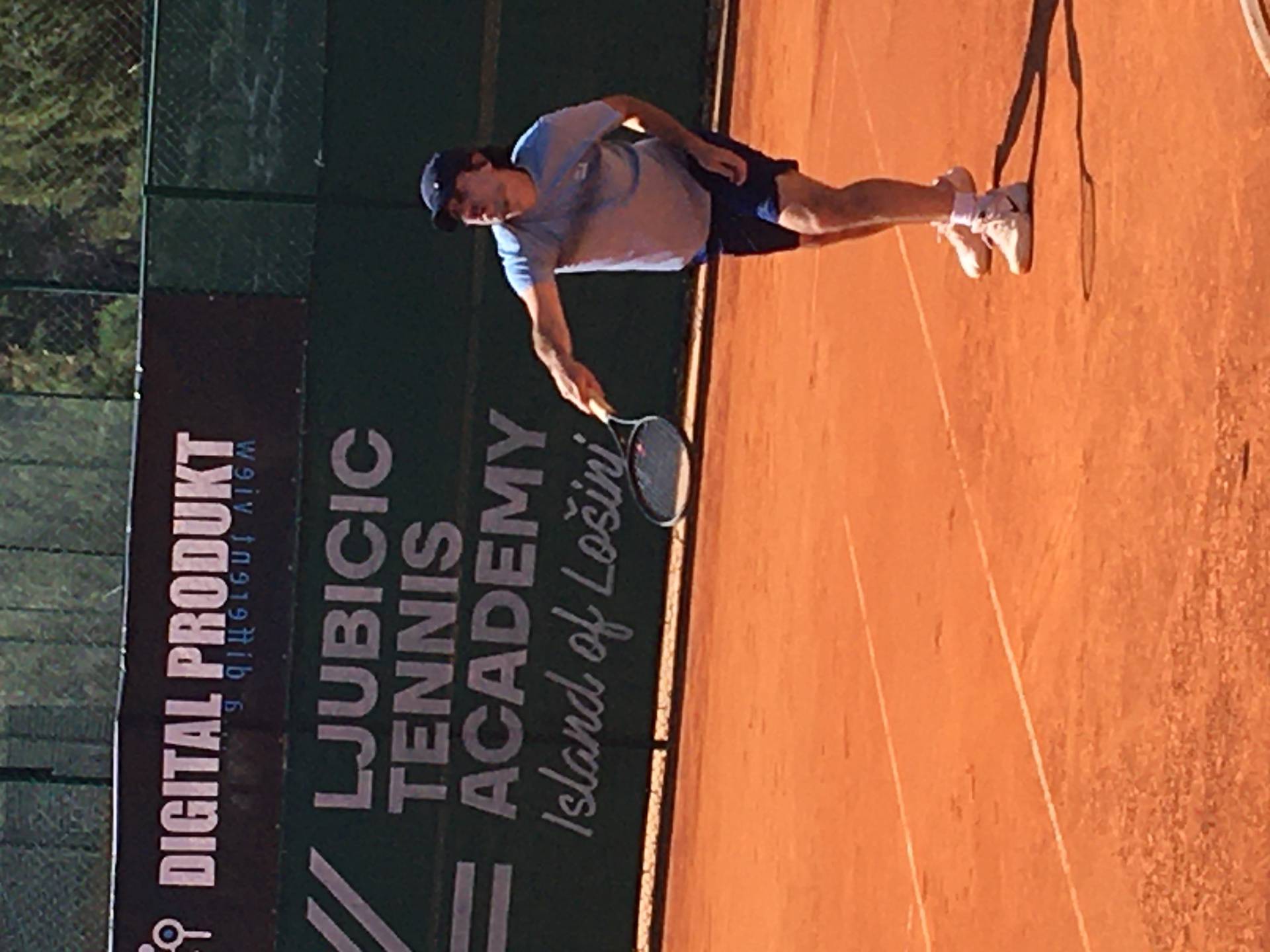 Roko Karanušić vratio se tenisu i izgubio, Tedeschi do 2. kola
