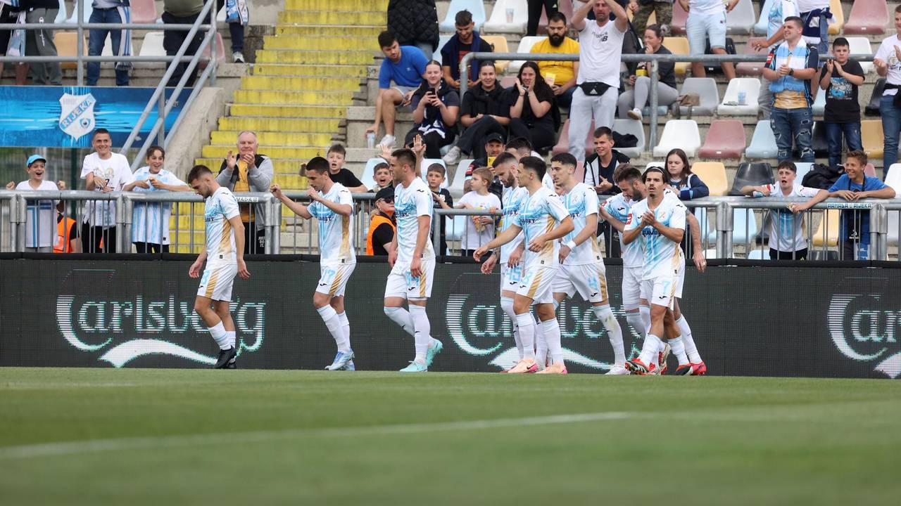 Navijači Rijeke: 'Duje 6 faulova 5 kartona Strukan, tko zna što nas sve čeka u Šibeniku!'