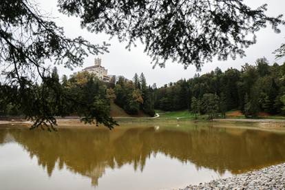 FOTO Obilna kiša počela je puniti Trakošćansko jezero