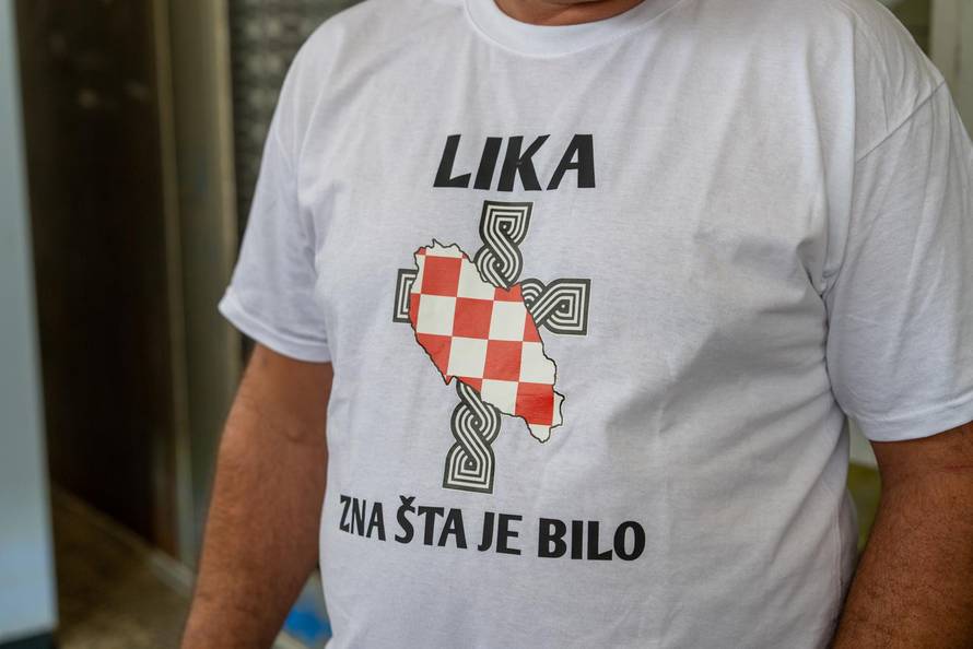 Iz Otočca krenuli autobusi na koncert Marka Perkovića Thompsona