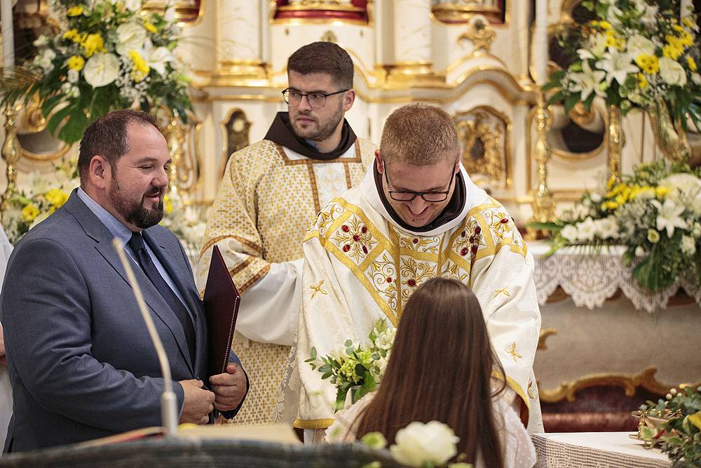 Sin virovitičkog gradonačelnika Ivice Kirina služio mladu misu