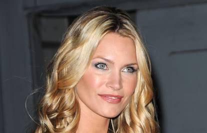 Natasha Henstridge: Sjećate li se njenog debija u filmu Vrsta?