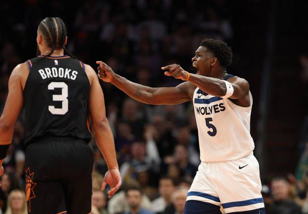 NBA: Minnesota Timberwolves at Phoenix Suns