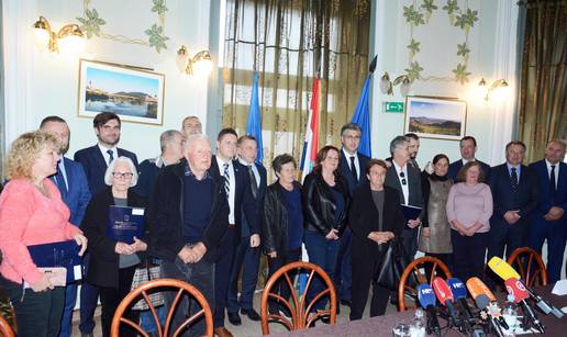 Klizište im uništilo domove: Sada dobili ključeve novih kuća