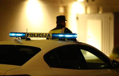 Uhodio ženu u autu u Splitu, na semaforu izvadio nož i prijetio: 'Kći mi je vikala: Mama, vozi!'