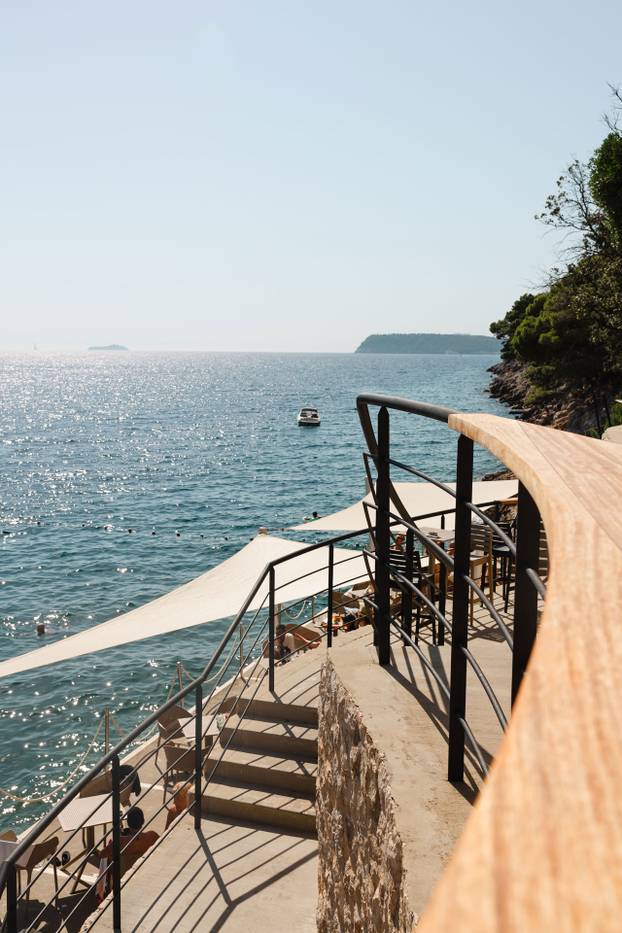 FOTO Hotel u Dubrovniku ima koktel bar u stijeni nad morem!