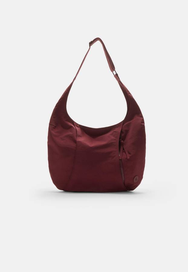 Najbolje velike torbe, torbe za plažu i cekeri u ponudi dućana