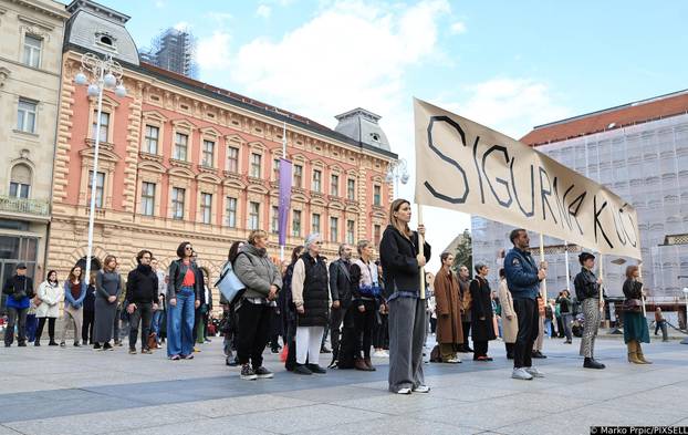 Zagreb : Na Trgu bana Josipa Jelačića, održao se kratak i snažan performans posvećen borbi protiv obiteljskog i rodno uvjetovanog nasilja