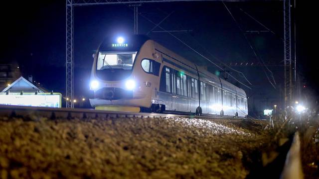 Zagreb: Vlak naletio na žensku osobu nedaleko postaje u Vrapču
