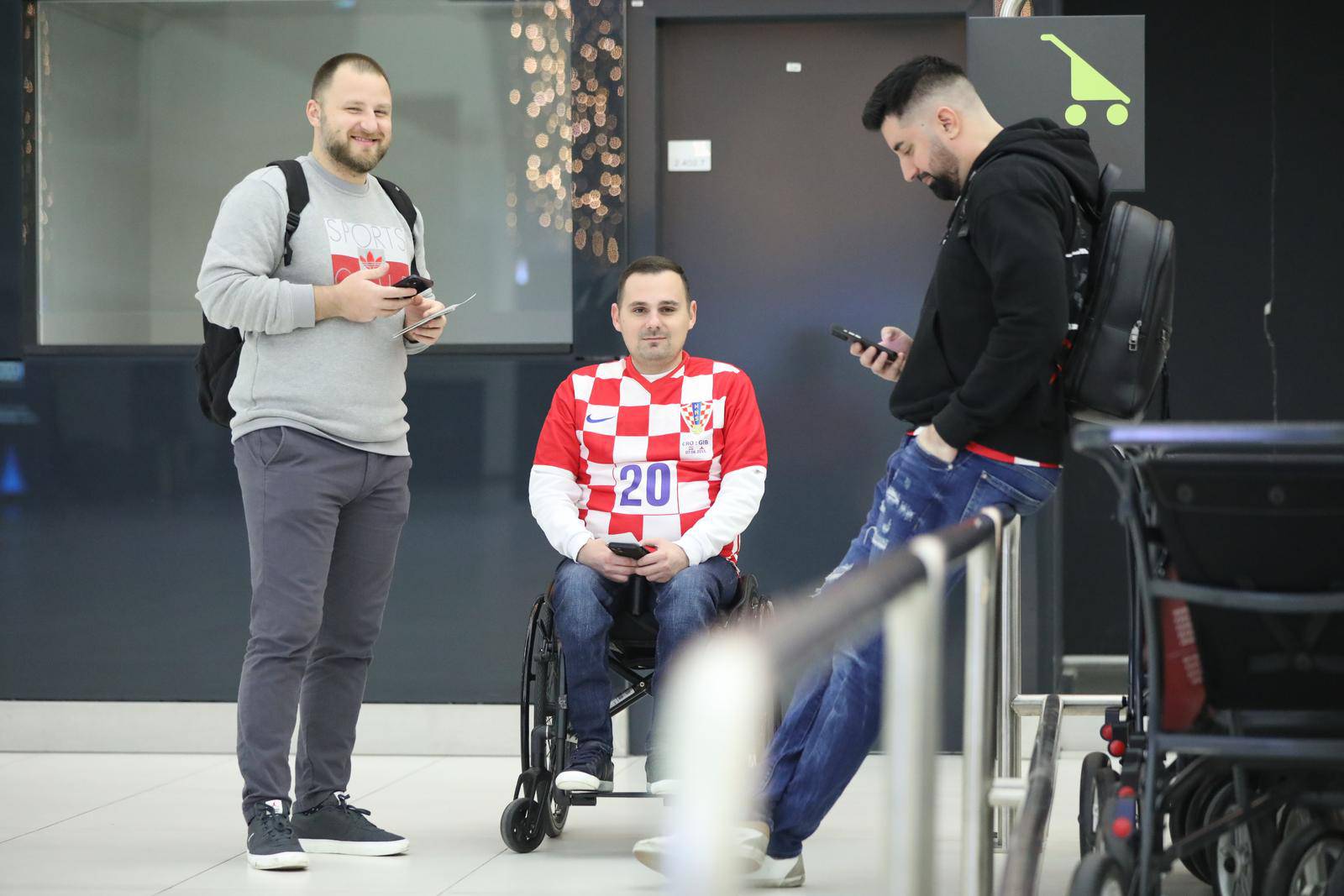 Hrvatski navijači s Plesa kreću prema Dohi dati podršku hrvatskoj nogometnoj reprezentaciji