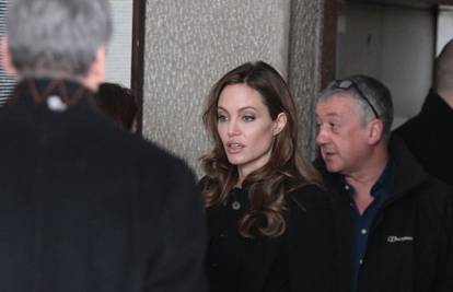 Angelina je kupila 2500 karata za premijeru svog filma u Zetri