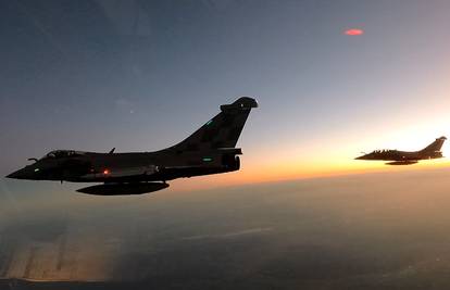MORH: Američki bombarder B-52 preletio Hrvatsku. Pratila ga dva hrvatska Rafalea!