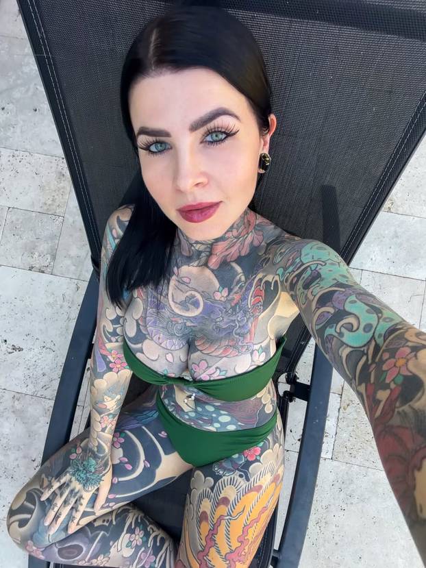 FOTO Tetovažama prekrila cijelo tijelo. Evo kako je izgledala prije: 'Stalno mi nude brak...'