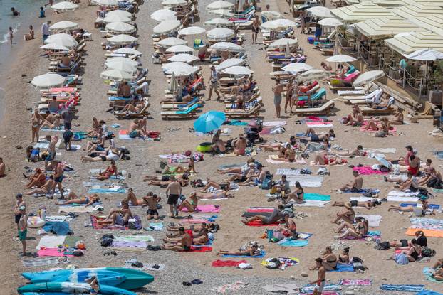 Dubrovnik:  Pune plaže i turističke gužve u gradu