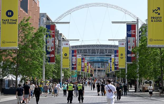 24sata London: Navija&ccaron;i ispred stadiona Wembley prije utakmice Hull Cityja i Middlesbrougha