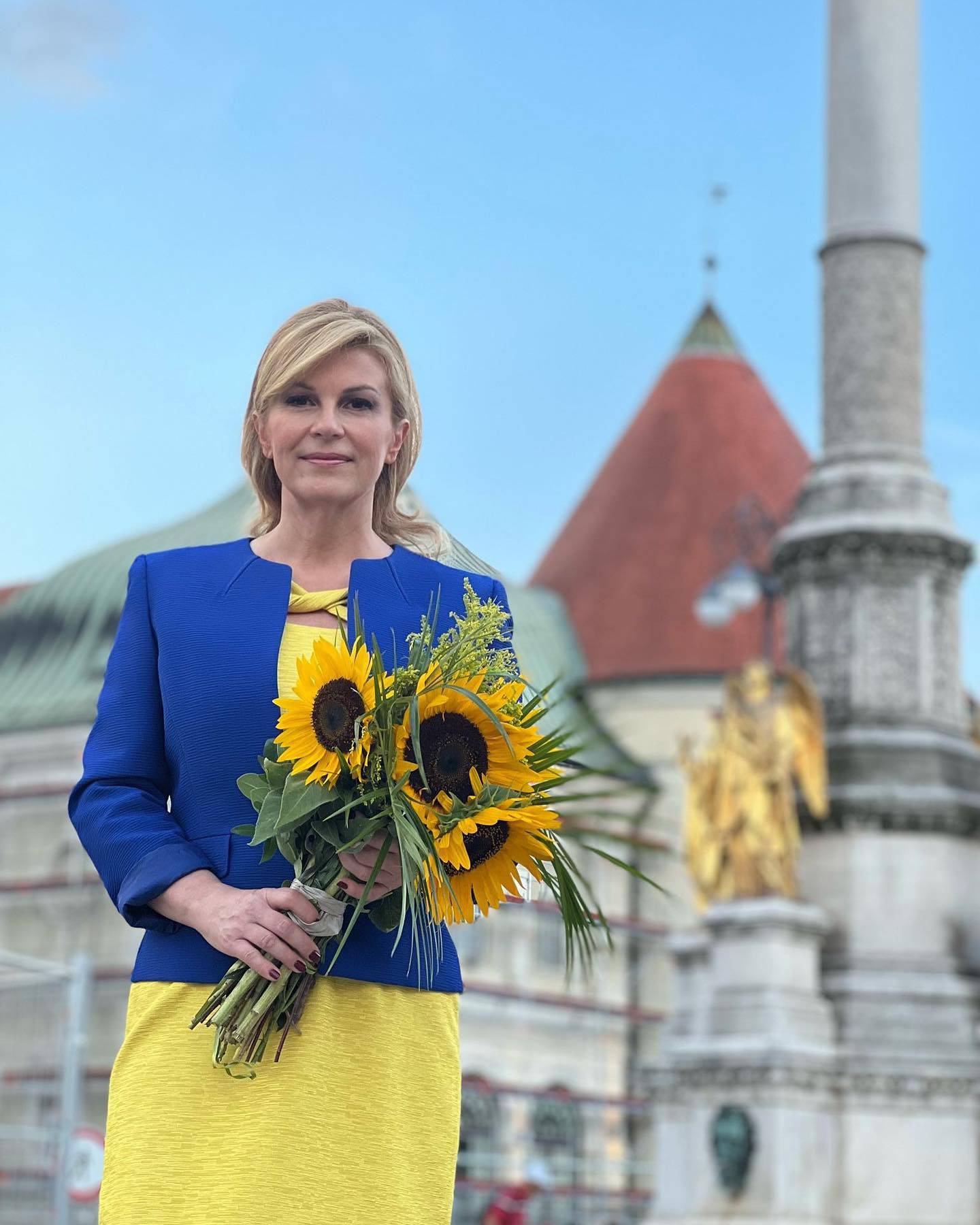 Kolinda u bojama Ukrajine na svečanom primanju konzula