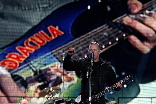 ARHIVA - 2010. Zagreb: Metallica na Hipodromu oduševila preko 30 tisu?a fanova, a kiša je lijevala kao iz kabla