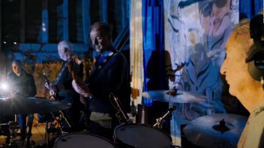 Pink Floyd objavili prvu pjesmu od 1994. i posvetili je Ukrajini